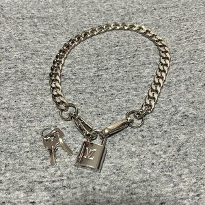 Silver LV lock and key necklace